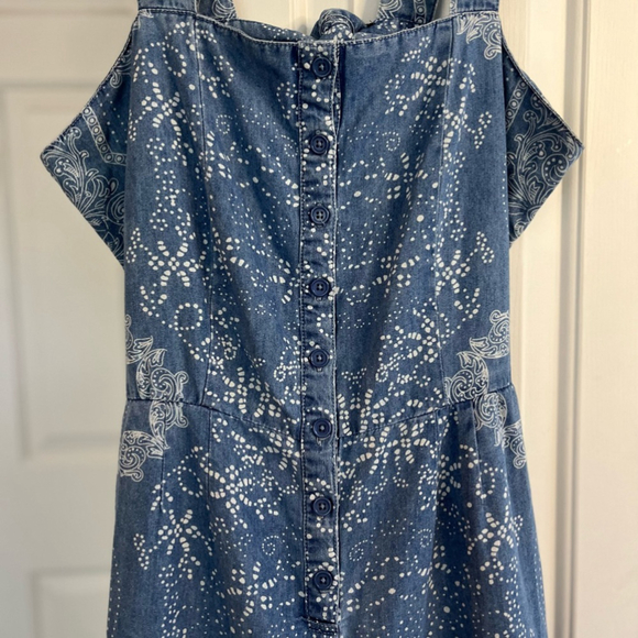 SOLD BENJAMIN BITTEN Chambray Denim Paisley Print Tie Back Button Front Romper - Picture 6 of 16